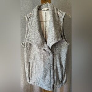 Gap‎ vest